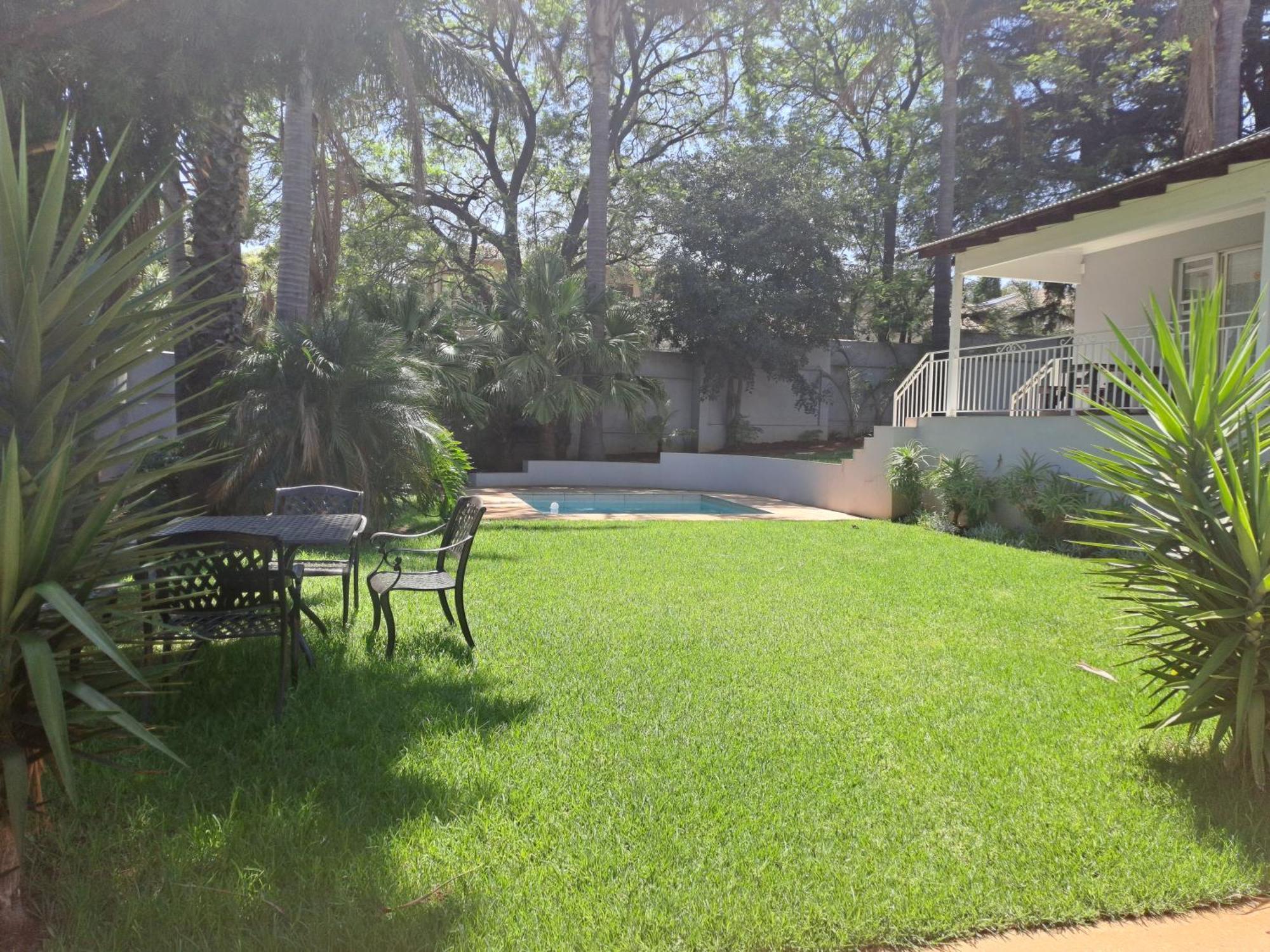 8 On Acacia Guesthouse Bedfordview Dış mekan fotoğraf