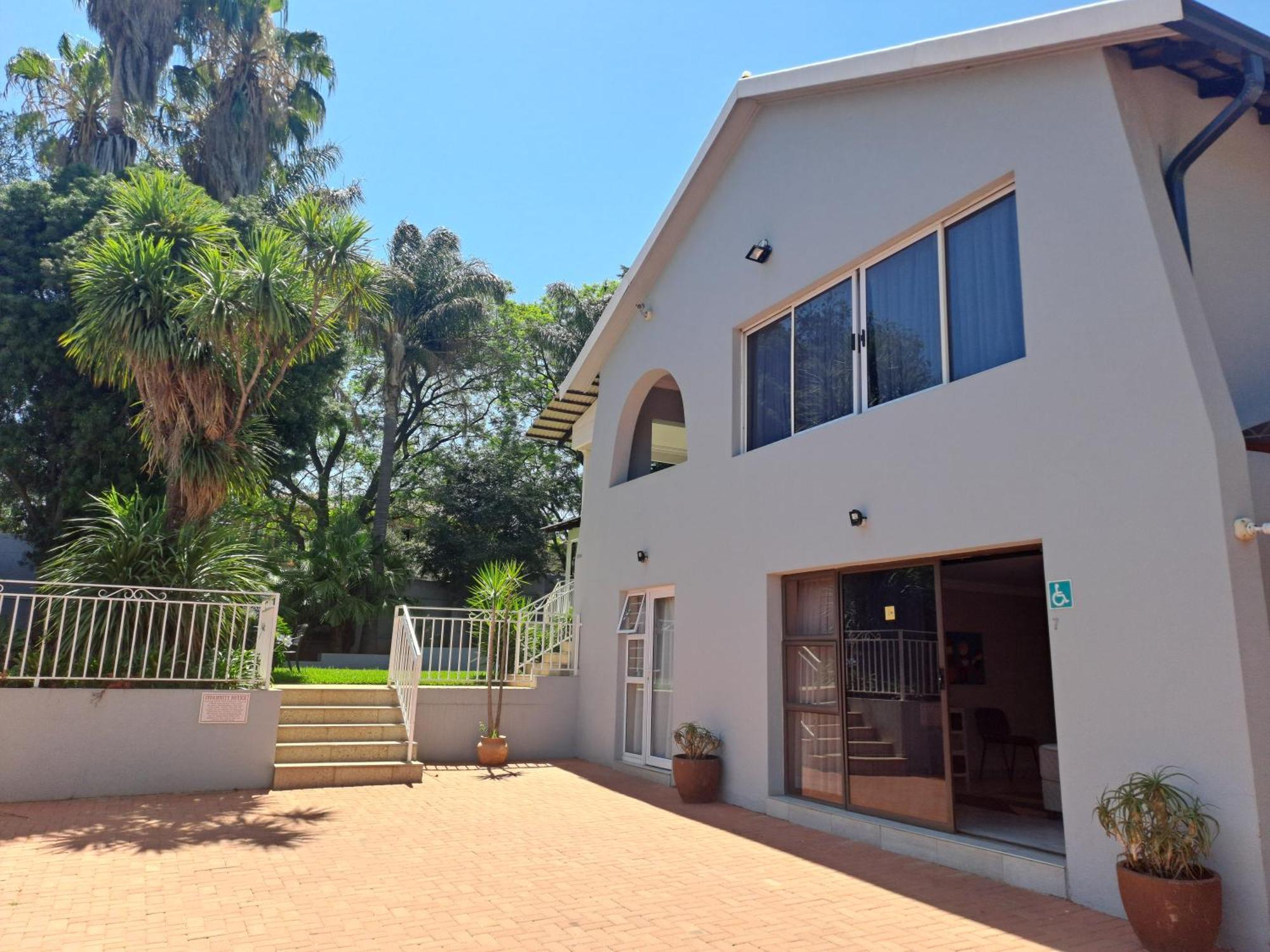 8 On Acacia Guesthouse Bedfordview Dış mekan fotoğraf