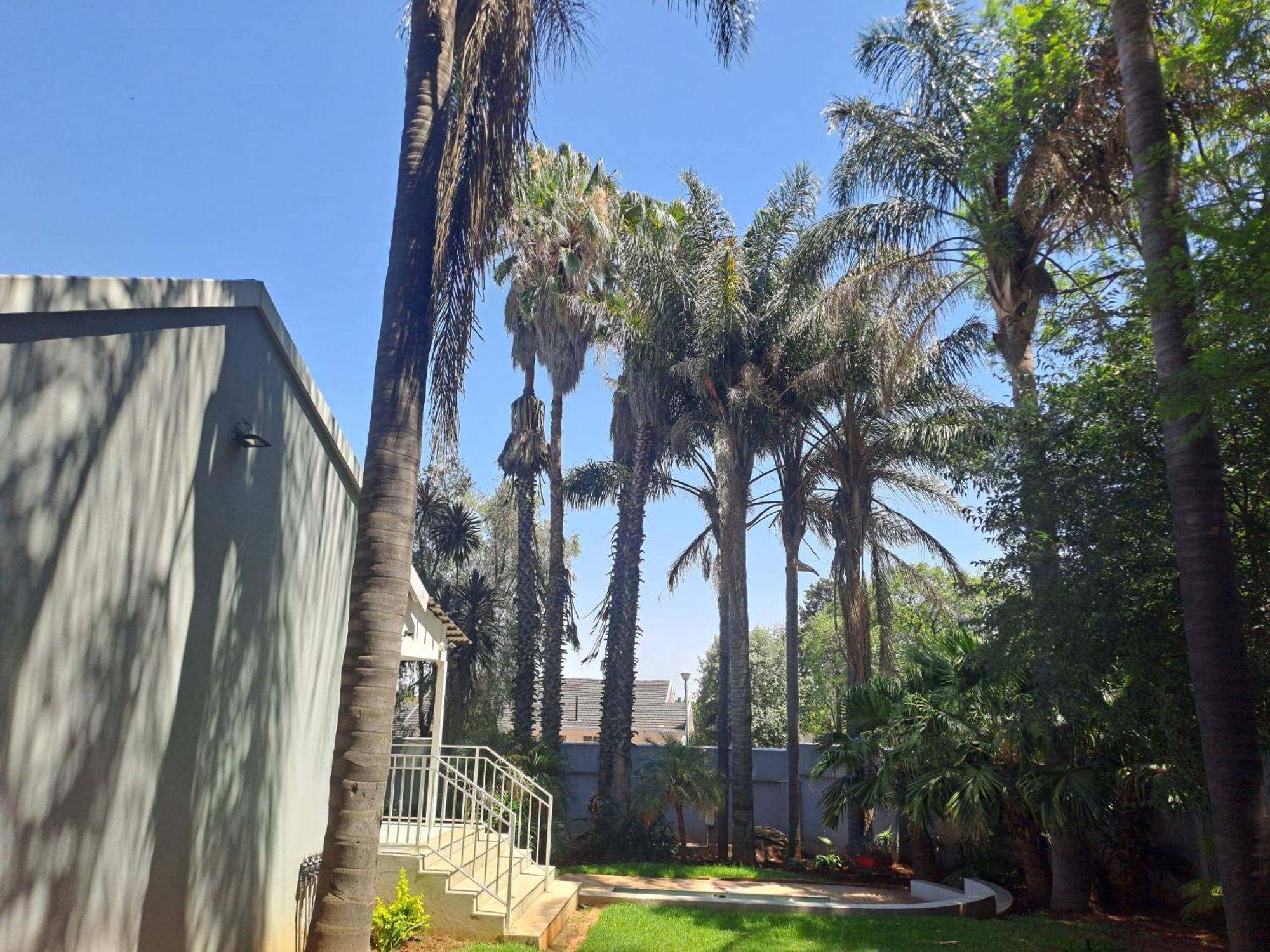 8 On Acacia Guesthouse Bedfordview Dış mekan fotoğraf