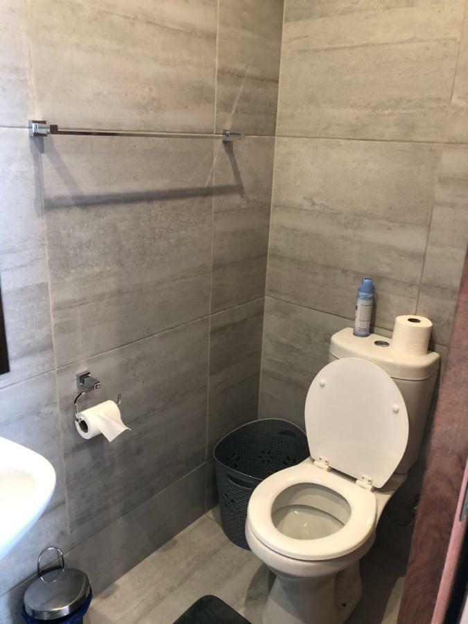 8 On Acacia Guesthouse Bedfordview Dış mekan fotoğraf
