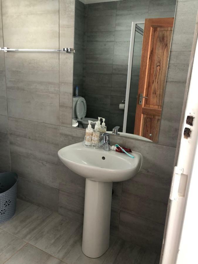 8 On Acacia Guesthouse Bedfordview Dış mekan fotoğraf