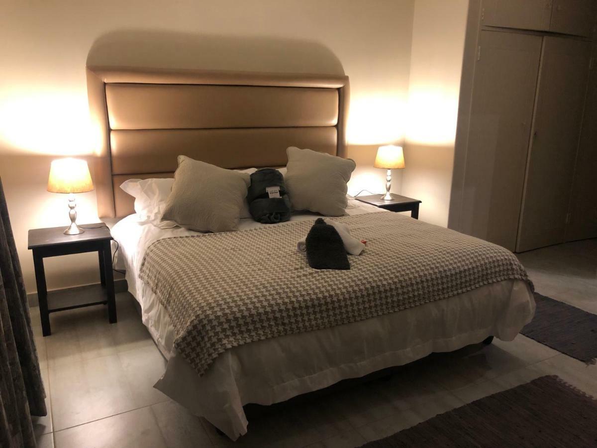8 On Acacia Guesthouse Bedfordview Dış mekan fotoğraf